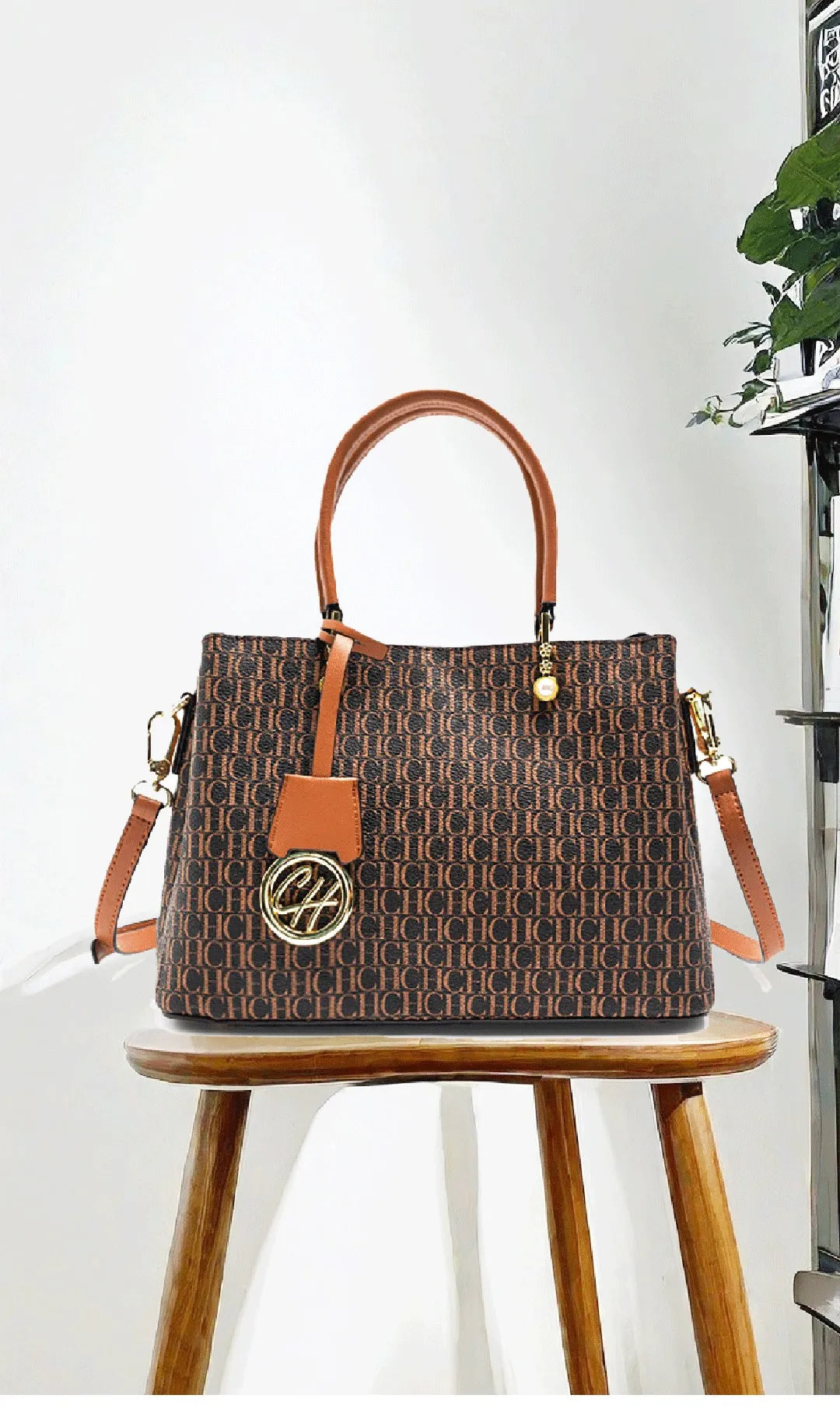 CH Letter Printed Handbag Light Luxury Brand Letter Pendant Design Fashionable and High-quality PU Leather Tote Bag