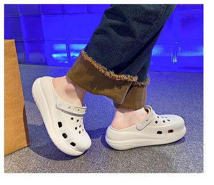 A Pair of Women's Fashionable Clogs, Women's Wear-Resistant and Comfortable Thick-Soled Beach Shoes, Outdoor Casual Trendy Women's Shoes