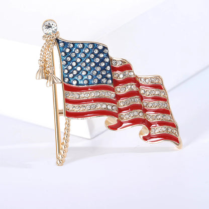 New Patriotic American Flag Brooch Zinc Alloy Rhinestone Enamel Waving US National Flag Pin Decorative Sweater USA Flag Badge