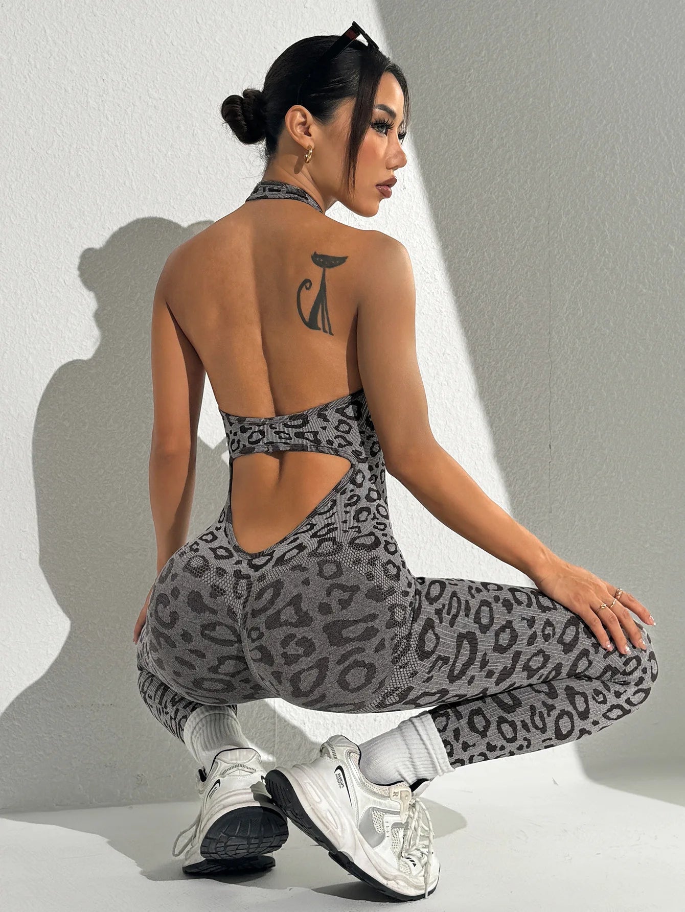 Seamless Leopard Print Jumpsuit Women's Tight Fitting Hanging Neck Jumpsuit Hip Lifting and Sexy Shaping Fitness Yoga Outfit