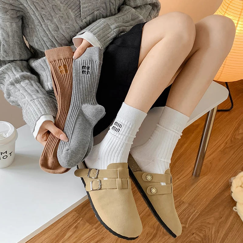 5 Pairs Winter Socks Women Brand Designer Fashion Stockings Socks Luxury Embroidered Letter Mid Tube Socks