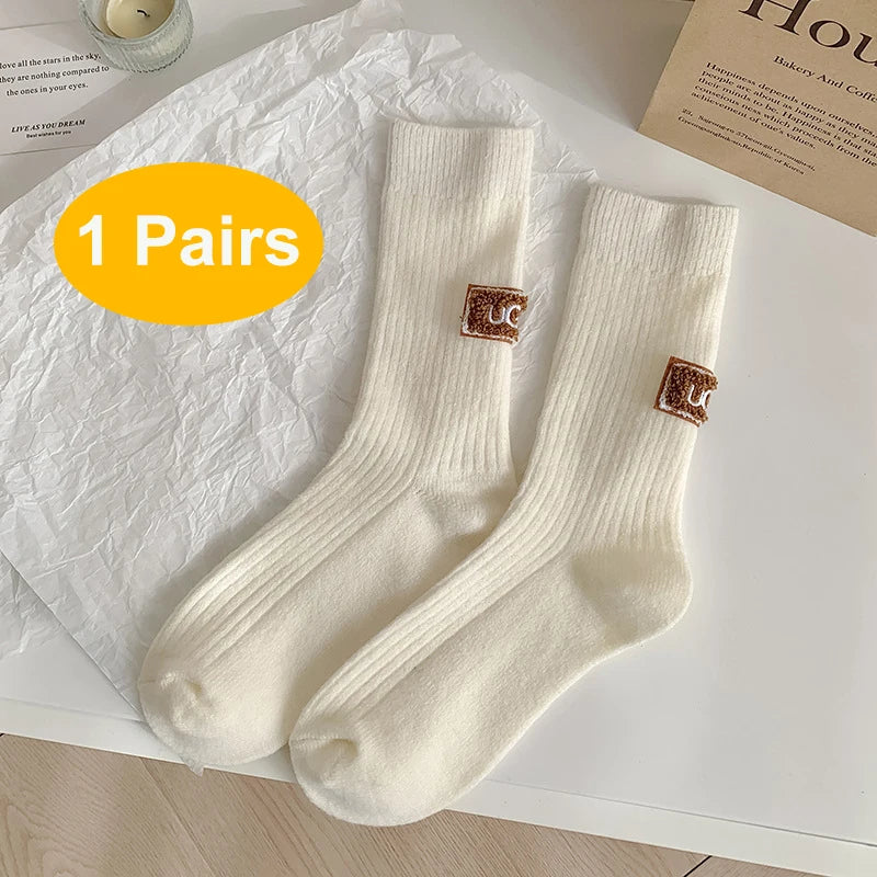 2 Pairs Cashmere Socks Winter Women Warm Wool Thickened Mid-Tube Trendy Heel Furry Label Letter Solid Color Snow Boot Socks New