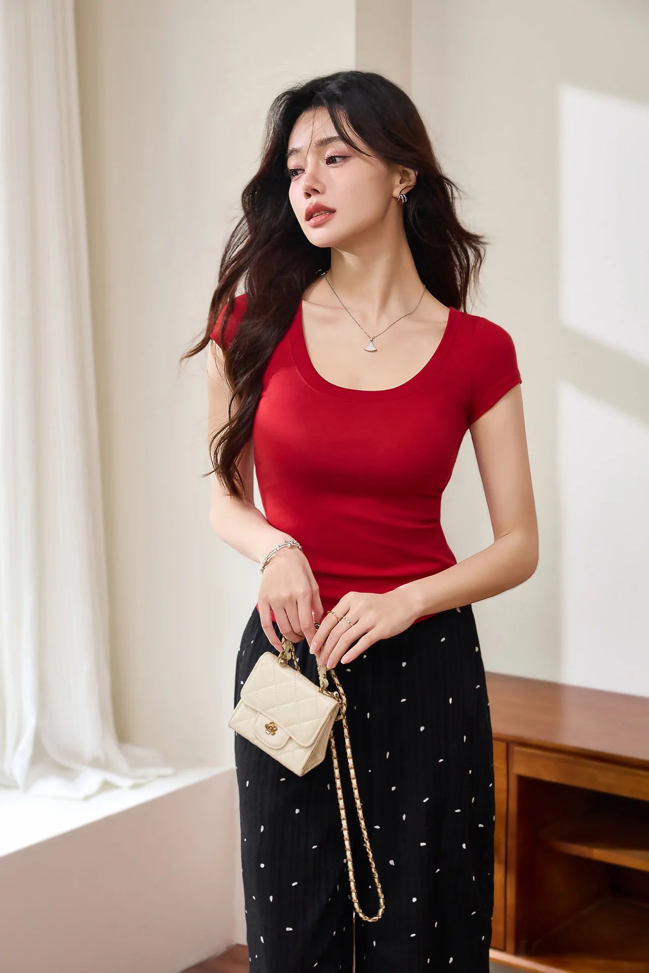 Cotton short sleeved women's T-shirt for summer, slim fit and slimming, versatile waist design, front shoulder, U-neck