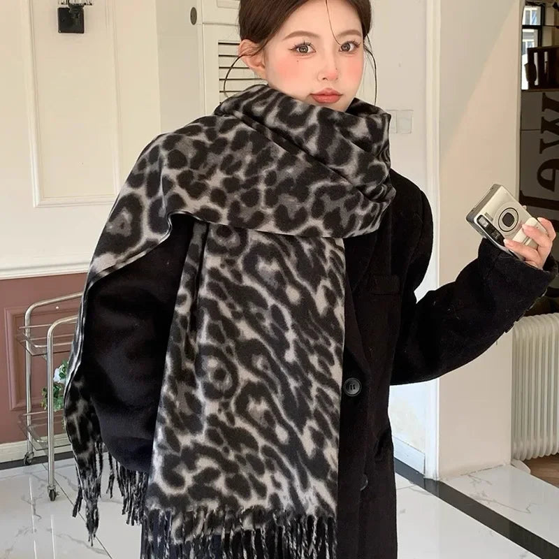2025 New Retro Silk Leopard Pattern Scarf Lightweight Soft Warm Scarf Fashion Accessory for Women Men Vintage Style Winter Wear