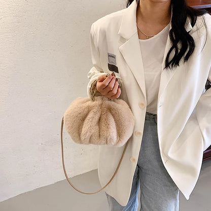 Autumn and Winter Plush Shoulder Crossbody Bag Women's Fashion Pleated Warm Faux Fur Hobos Bag Sweet Small Handbag