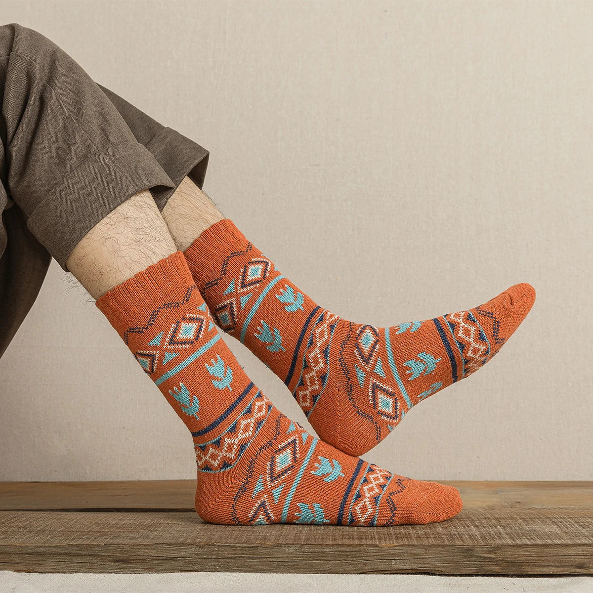 5 Pairs Lot New Man Women Socks Thick Warm Winter Socks Retro Style Flower Pattern Couple Models Free Size