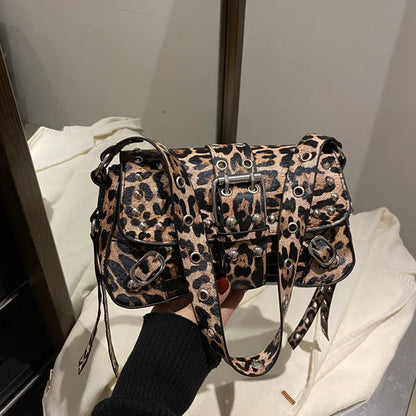 Shoulder Bag for Women Pink Underarm Bags PU Leather Crescent Bags with Rivet Small Y2k Purses Trendy Armpit Purse