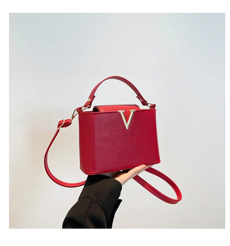 New Fashionable V Decor Shoulder Bag Trendy Ins Bucket Crossbody Handbag For Women