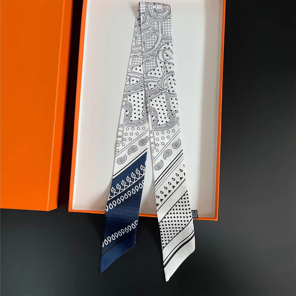 Luxury Brand Horse Bag Scarf 2024 New Design Womens Silk Scarf Fashion Head Scarf Headwear Long Skinny Scarves Bag Accessories