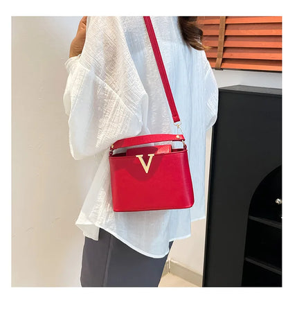 New Fashionable V Decor Shoulder Bag Trendy Ins Bucket Crossbody Handbag For Women