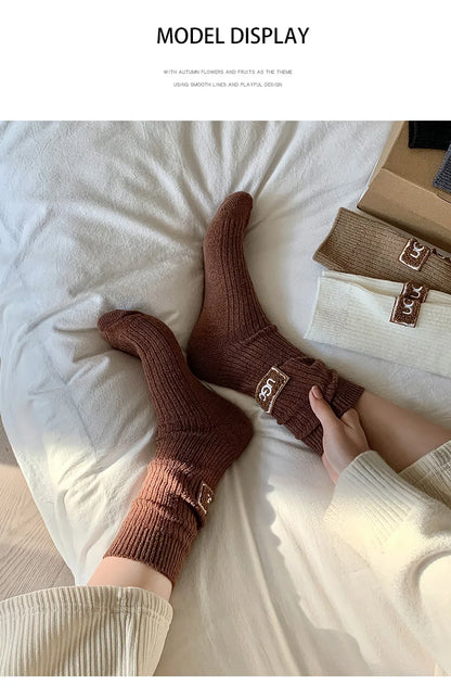 2 Pairs Cashmere Socks Winter Women Warm Wool Thickened Mid-Tube Trendy Heel Furry Label Letter Solid Color Snow Boot Socks New