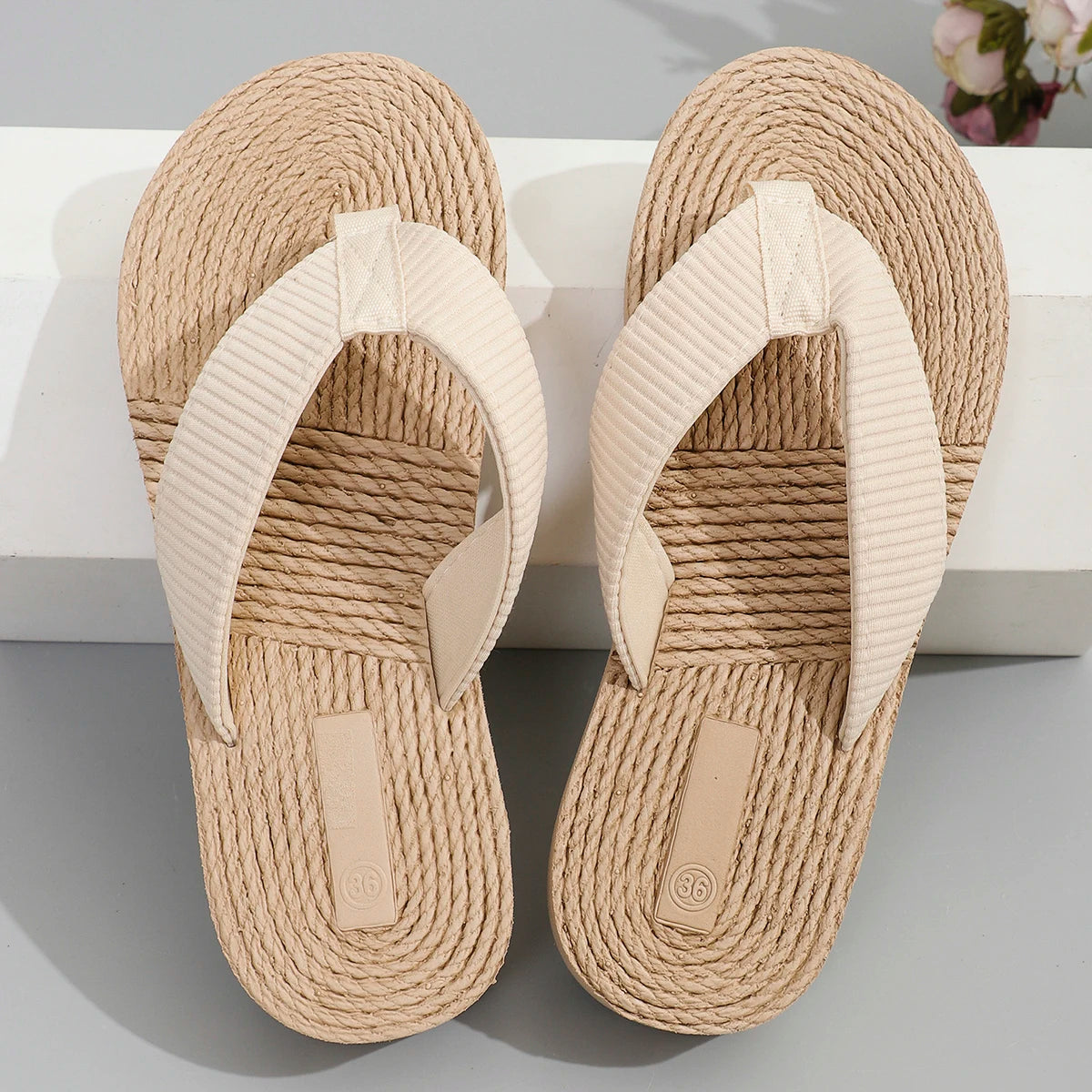Women's fashion trend Non-slip wear comfortable soft sole lightweight cool mid-heel flip-flops