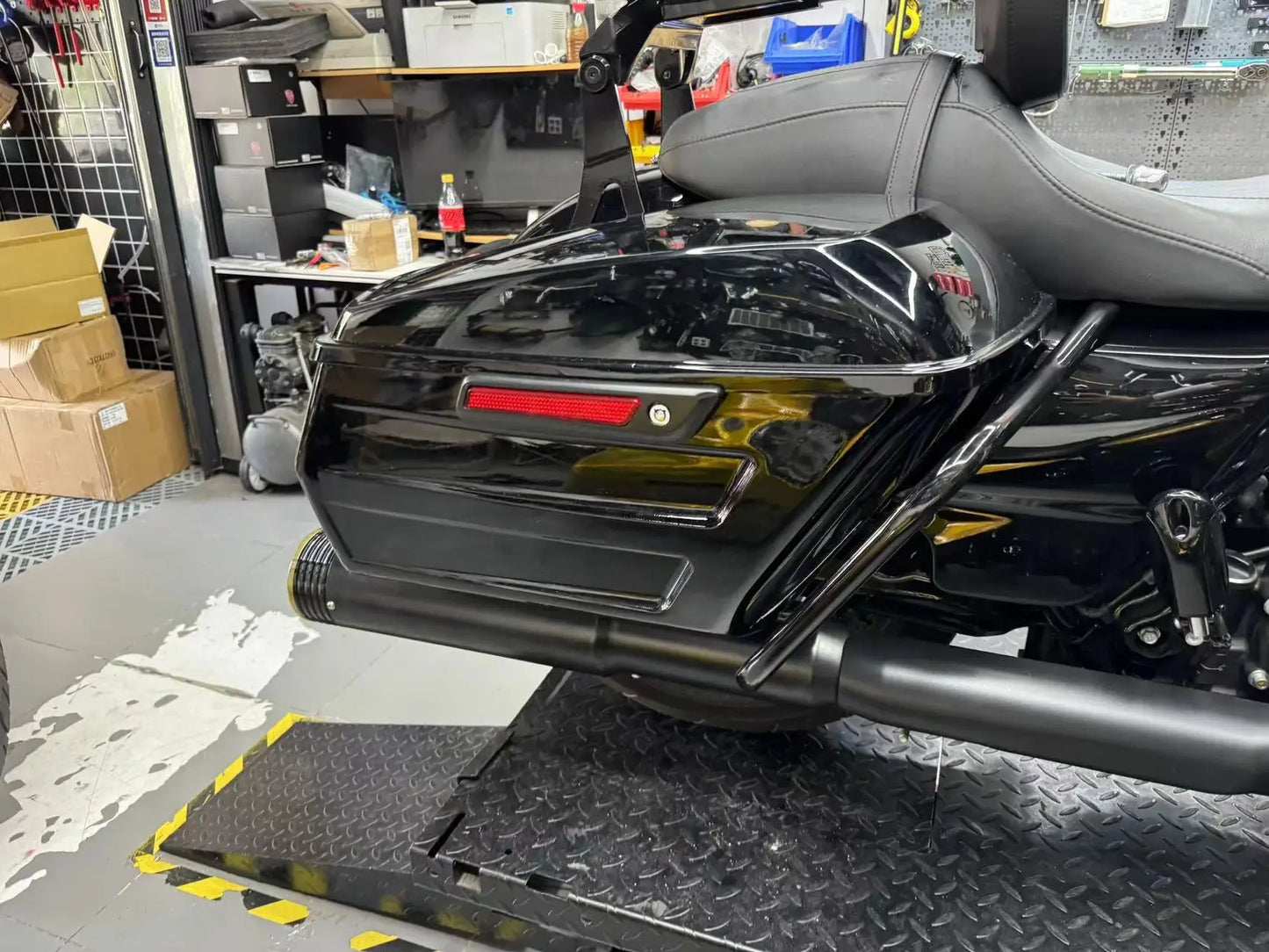 Motorcycle Hard Chopped Performance Saddlebag Bags&Carbon Fiber Latch Kit For Harley Touring Road King RG Street Glide 2014-2023