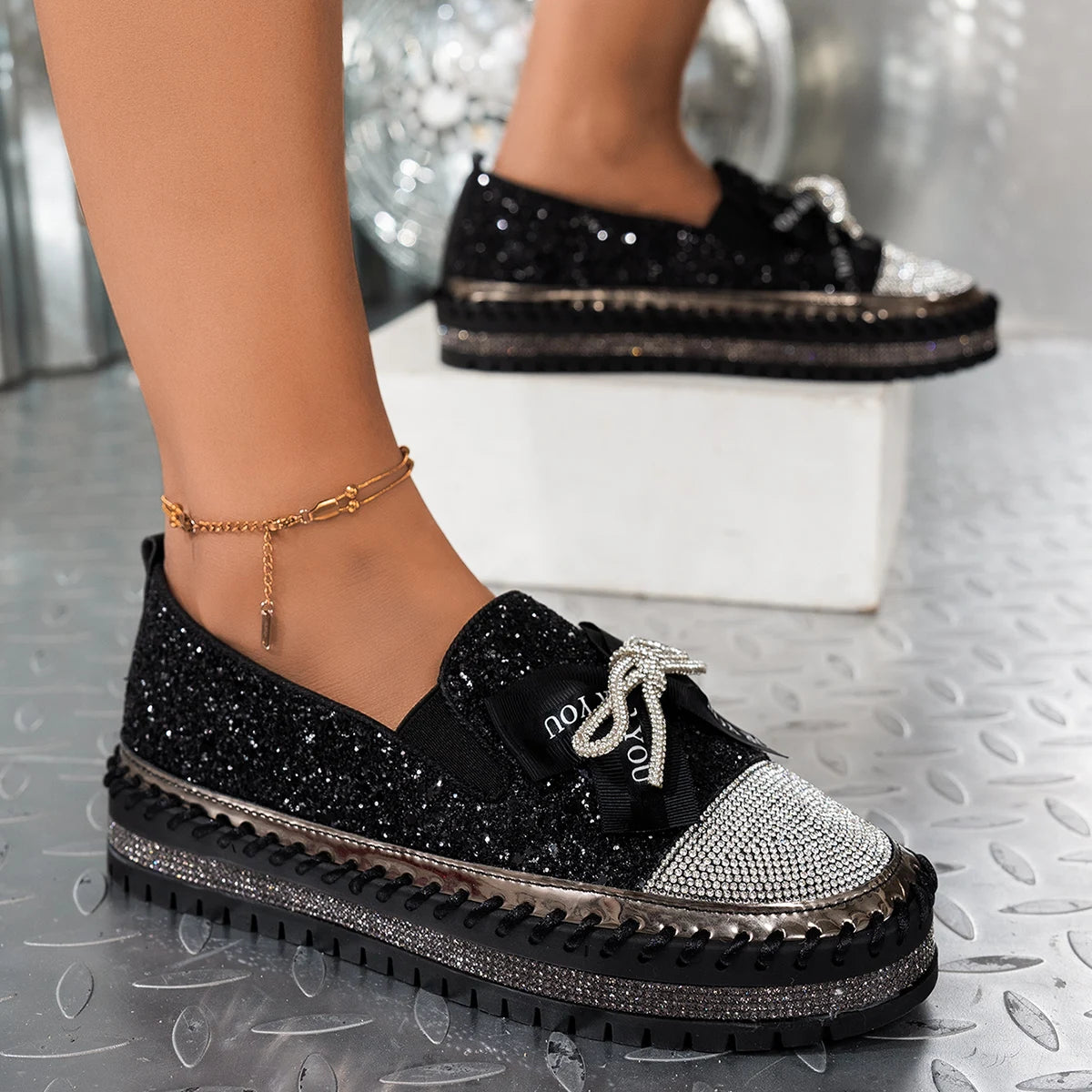 Women Sneakers 2025 New Luxury Crystals Bowknot Loafers Sequined Flat Platform Shoes Couple Fashion Plus Size Sneakers Women