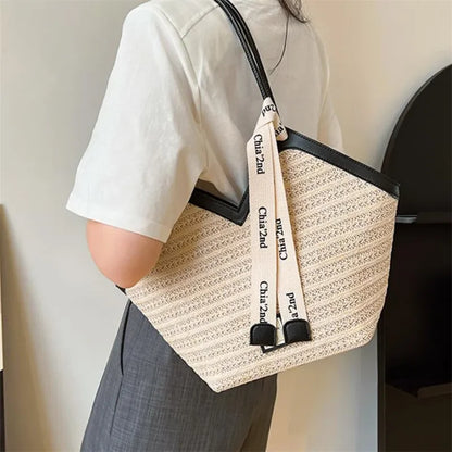 Chic Straw Woven Beach Tote Bag for Women Lightweight Woven Handbag Shoulder Bag Perfect for Summer Vacations, Pool Days, Travel