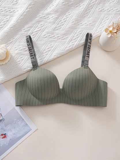 Shantou Seamless Bra Nylon Fabric Comfortable No Steel Ring Strap Underwear Women Gather Small Chest Look Big Sexy Bra