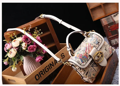 Bear bag 2025 new fashion niche portable small square bag women's bag messenger bag