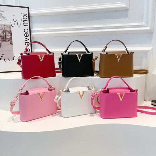 New Fashionable V Decor Shoulder Bag Trendy Ins Bucket Crossbody Handbag For Women