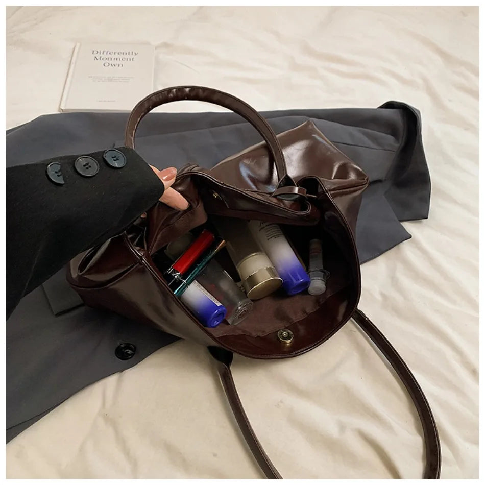 Women's Vintage Glossy Oil Wax Leather Tote Bag Buckle Casual Shoulder Handbag Elegant Work Bag for Daily Commute Top-handle Sac