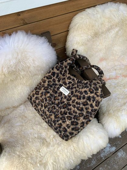 2025 autumn/winter new leopard print plush bag, fashionable and casual shoulder bag, women's daily commuting bag