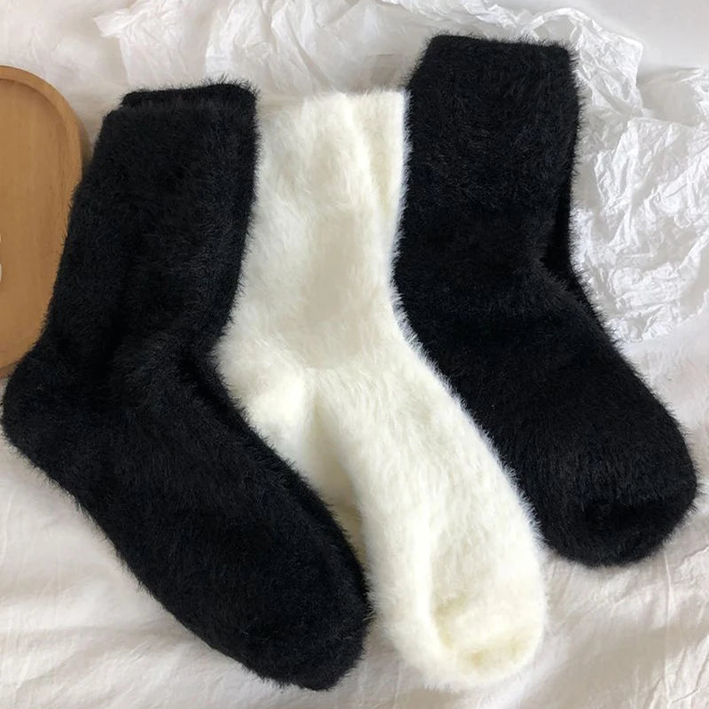3/6 Pairs Women Autumn Winter Solid Color Plush Mid Tube Socks Warm and Thick Black White Soft Comfortable Casual Socks
