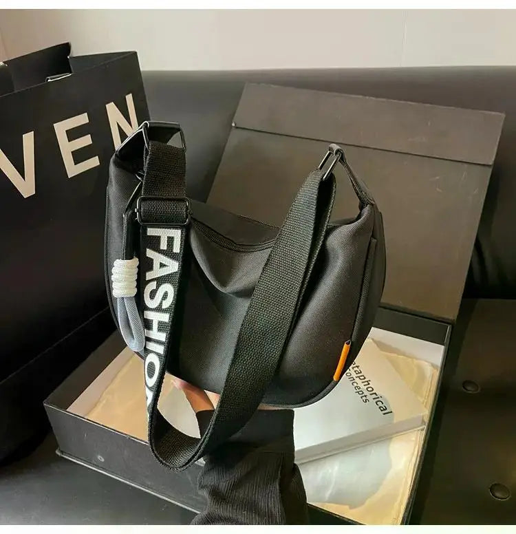 2025 New Fashion Crossbody Bag Simple Wide Shoulder Strap Design Single Shoulder Bag Original Style Commuting Dumpling Women Bag