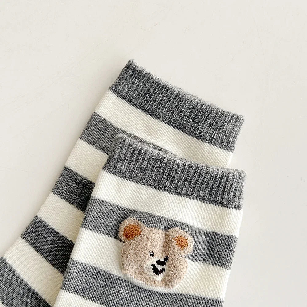 1 pair of men's and women's socks, cartoon gentleman bear cotton Harajuku skateboard socks, novel and breathable Christmas gifts