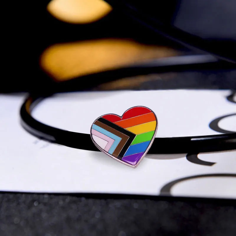 LGBT Gay Pride Rainbow Flag Heart Enamel Pins Fashion Lapel Metal Badges Backpack Brooches Proudly Go Purride Pin Wholesale