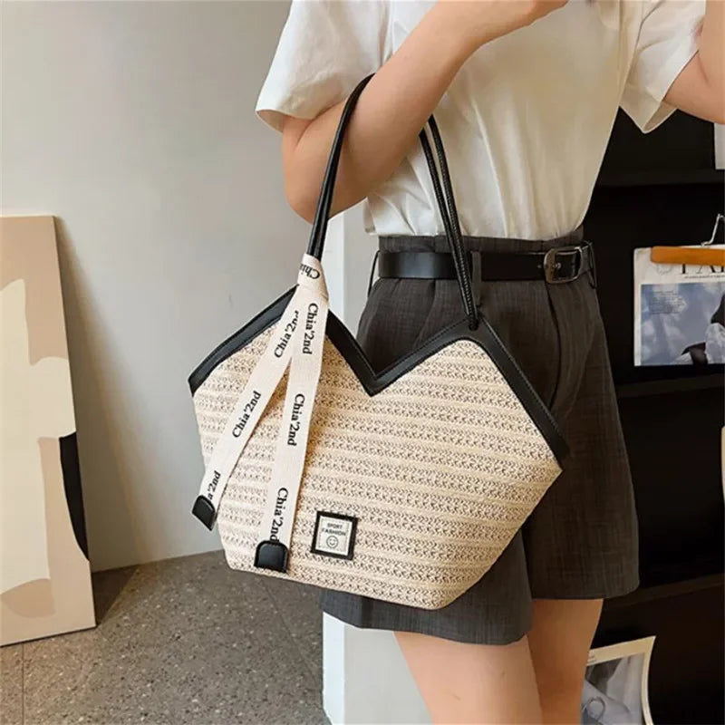 Chic Straw Woven Beach Tote Bag for Women Lightweight Woven Handbag Shoulder Bag Perfect for Summer Vacations, Pool Days, Travel
