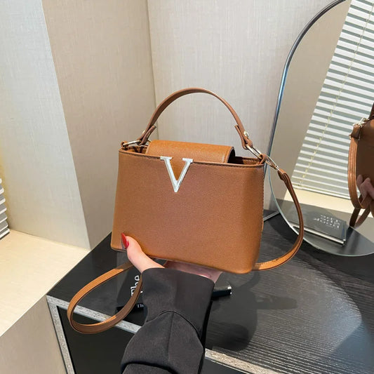 New Fashionable V Decor Shoulder Bag Trendy Ins Bucket Crossbody Handbag For Women