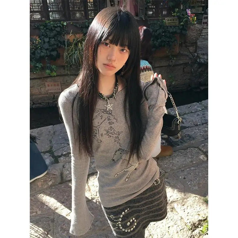 Tonngirls Japanese 2000s T-shirt Women Flare Sleeve Print Graphic Tops Warm Y2k Vintage Tee Tops Korean Style Tshirts Streetwear
