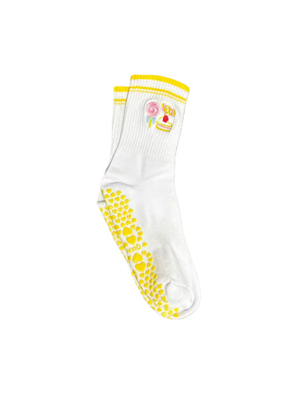 European sizes 36-43, 1 Pair of Heart-Shaped Lace Embroidered Yoga Socks, Mid-Calf Length, for Women