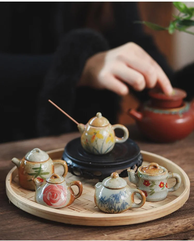 Mini Hand-Painted Ceramic Teapot Jingdezhen Hand- Pulled Tea Pet Micro Landscape Decorative Item Kitchen Dining Bar Essential