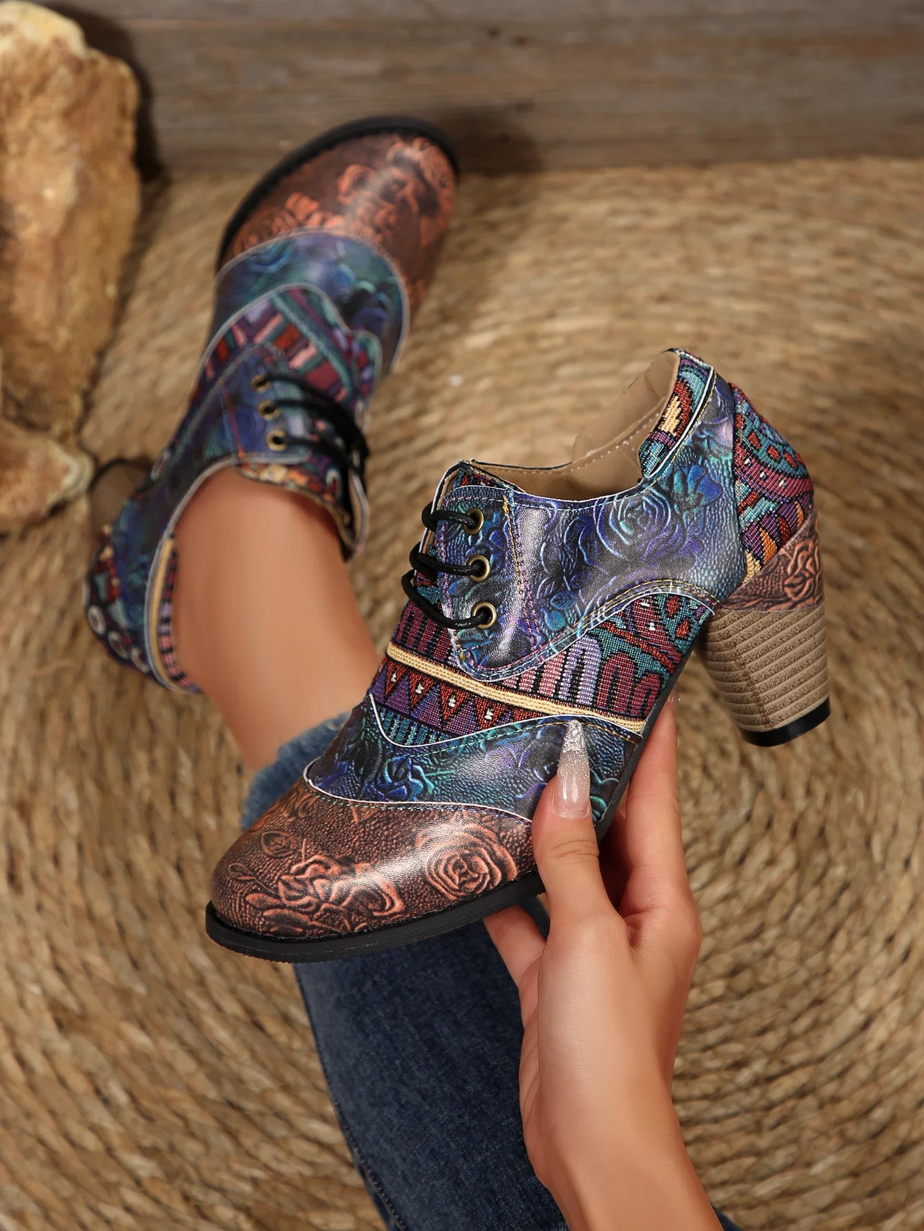 Women's Spring & Fall Short Boots, Bohemian Fashion Splicing Retro Short Boots, Casual Printed Western Leather Boots, Side Zippers, Suitable for Daily Commuting, Vacation, Parties
