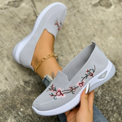 Lightweight Breathable Mesh Casual Shoes Comfortable Non Slip Soft Sole Sport Shoes Fashion Embroidered Large Size Women Shoes
