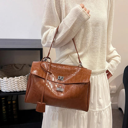 Luxury Brand Women Messenger Bags Soft Leather Brown Suede Hand Held Totes Gold Buckle Women Shoulder Bags Lady Trend Satchel