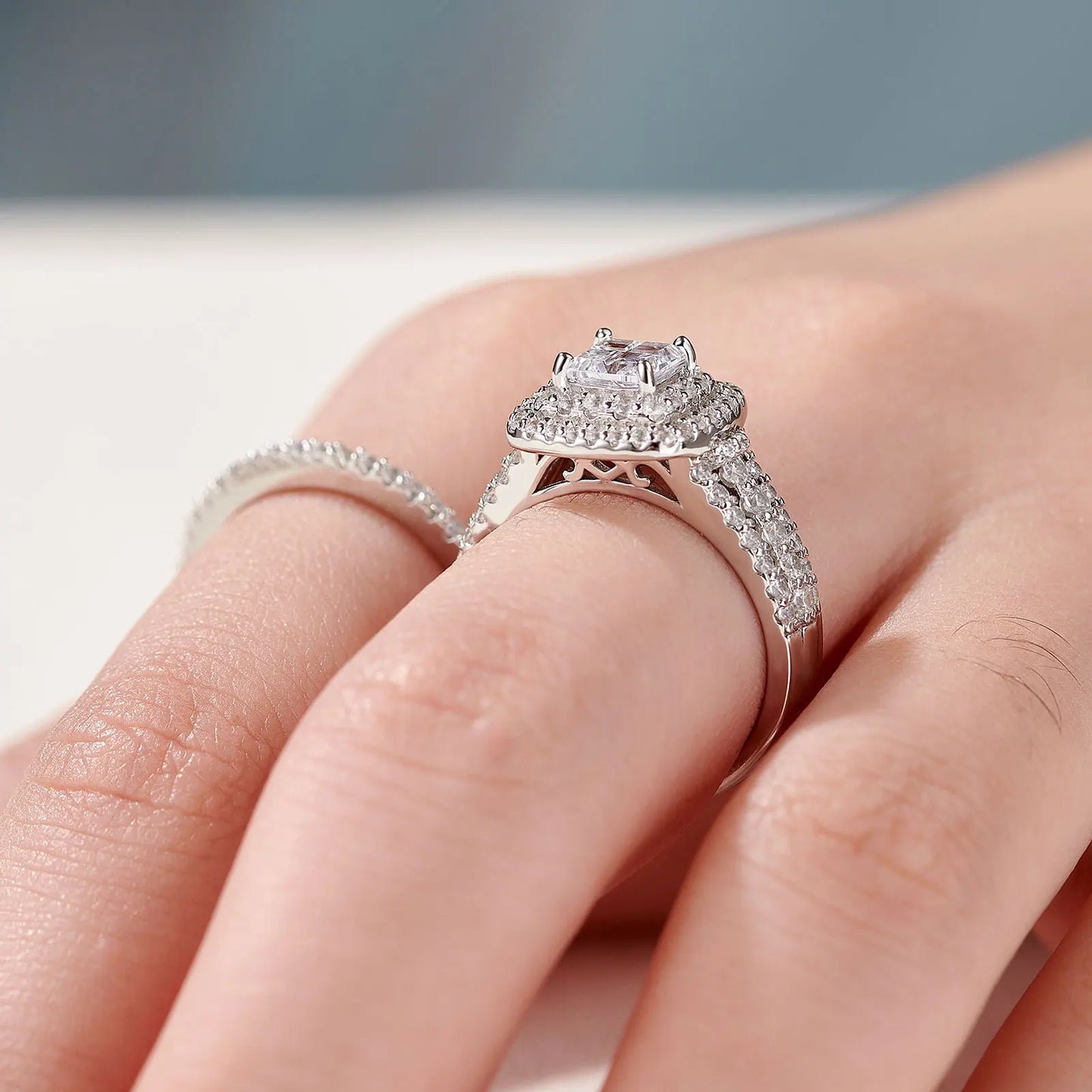 Newshe Luxury 925 Sterling Silver Halo Wedding Ring Set for Women Elegant Yellow Gold Plated Princess Simulated Diamond Rings