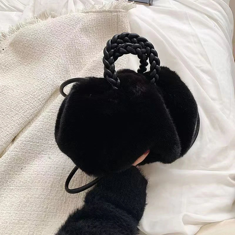 Autumn and Winter Plush Shoulder Crossbody Bag Women's Fashion Pleated Warm Faux Fur Hobos Bag Sweet Small Handbag