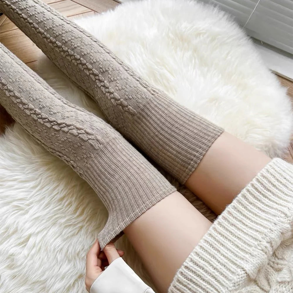 Women Classic Striped Knee High Socks Autumn Black White Gray Thicken Warm Thigh Socks Fashionable Comfortable Long Stockings