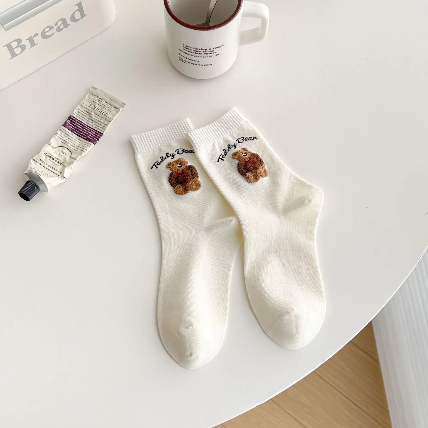 1 pair of men's and women's socks, cartoon gentleman bear cotton Harajuku skateboard socks, novel and breathable Christmas gifts