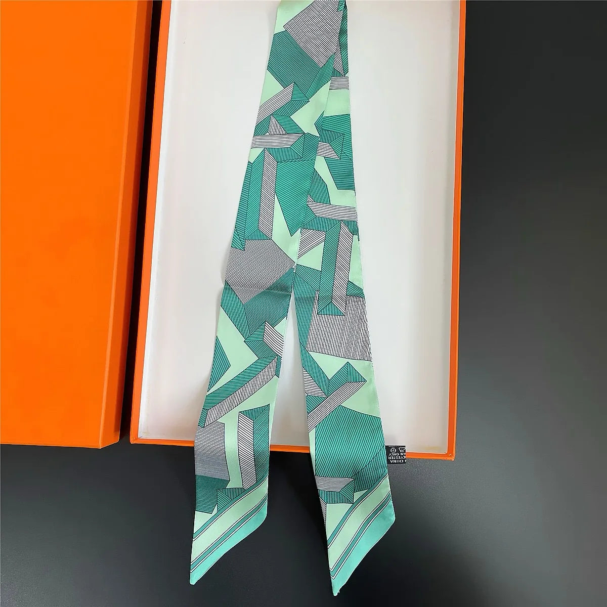 Luxury Brand Horse Bag Scarf 2024 New Design Womens Silk Scarf Fashion Head Scarf Headwear Long Skinny Scarves Bag Accessories