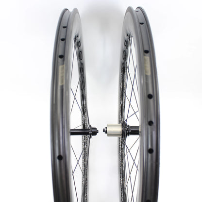 Newest 700C Road Bike UD Full Carbon Fibre wheelset Carbon Bicycle Wheelset clincher tubeless rims 65mm wave 25mm width V brake