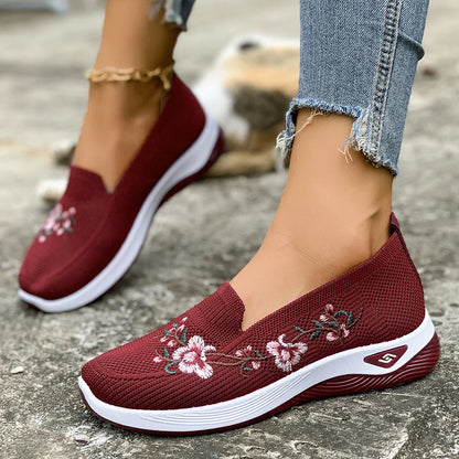 Lightweight Breathable Mesh Casual Shoes Comfortable Non Slip Soft Sole Sport Shoes Fashion Embroidered Large Size Women Shoes