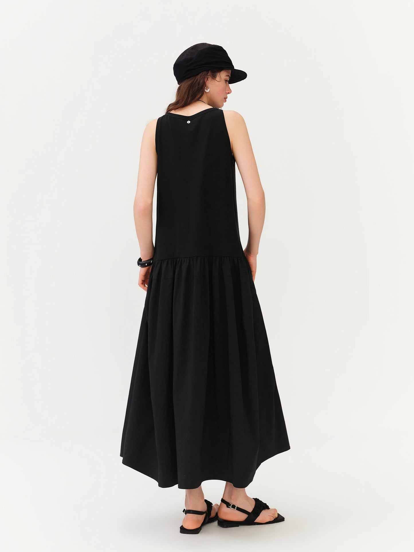 FSLE Women's Minimalist Commute Sleeveless Crew Neck Slim Fit Tank Dress 2026 Summer New Arrival Elegant Black Long Daily Dress