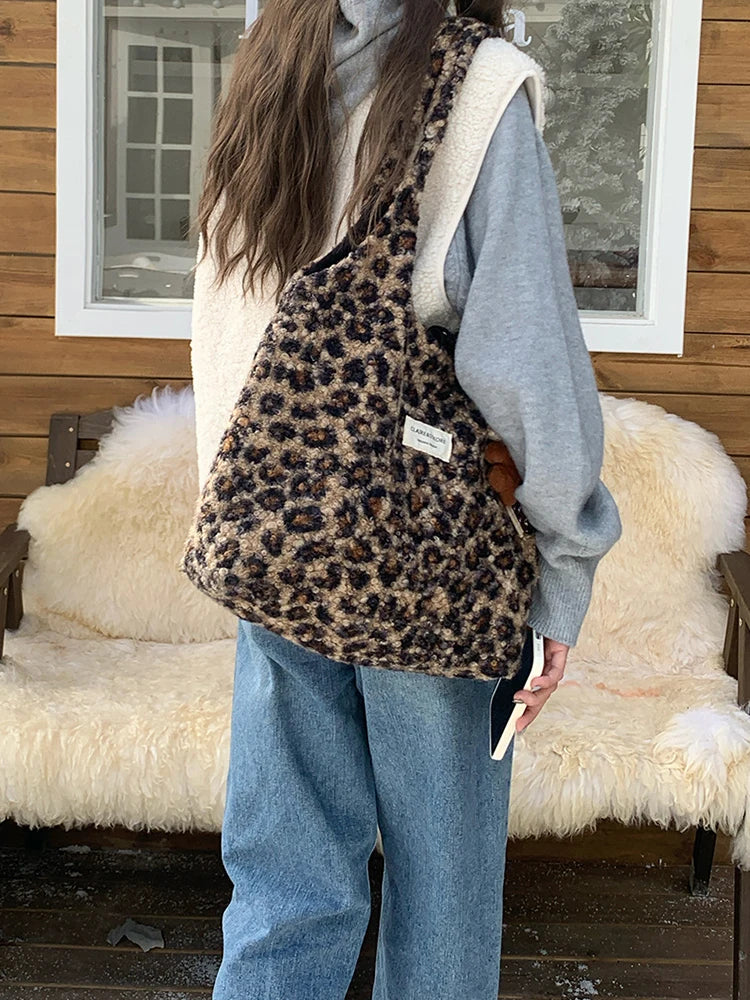 2025 autumn/winter new leopard print plush bag, fashionable and casual shoulder bag, women's daily commuting bag
