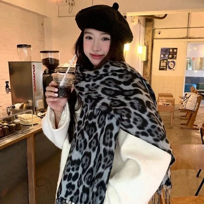 2025 New Retro Silk Leopard Pattern Scarf Lightweight Soft Warm Scarf Fashion Accessory for Women Men Vintage Style Winter Wear