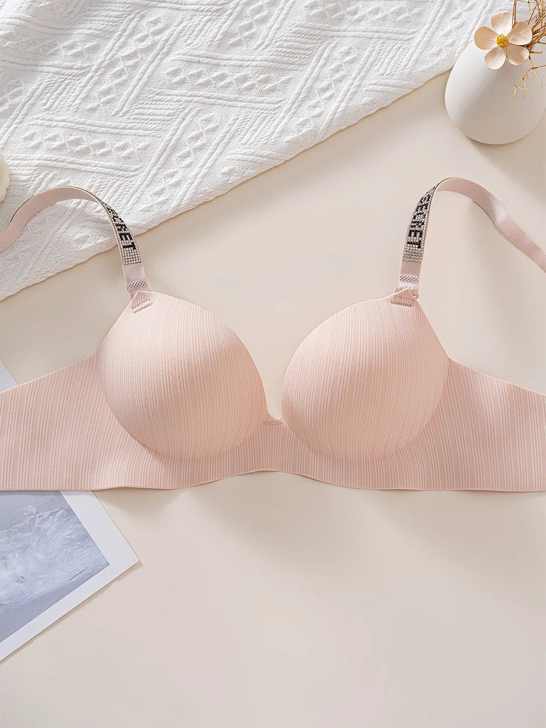 Shantou Seamless Bra Nylon Fabric Comfortable No Steel Ring Strap Underwear Women Gather Small Chest Look Big Sexy Bra