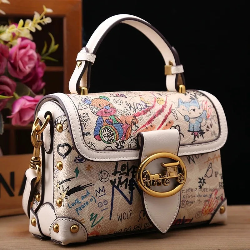 Bear bag 2025 new fashion niche portable small square bag women's bag messenger bag