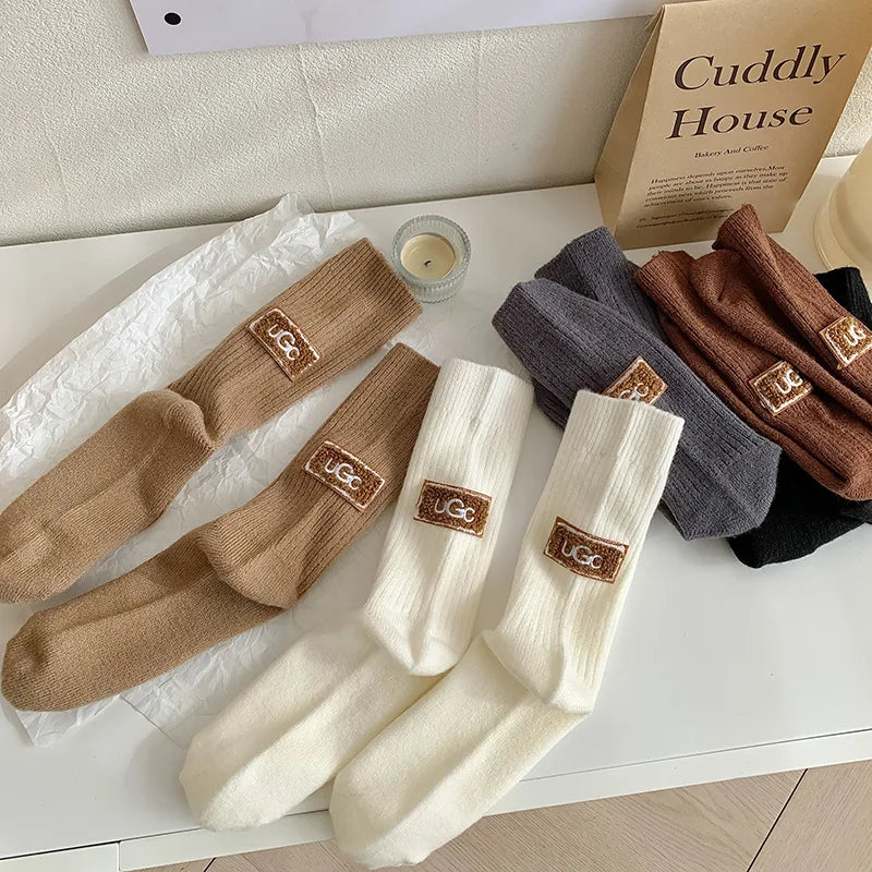 2 Pairs Cashmere Socks Winter Women Warm Wool Thickened Mid-Tube Trendy Heel Furry Label Letter Solid Color Snow Boot Socks New