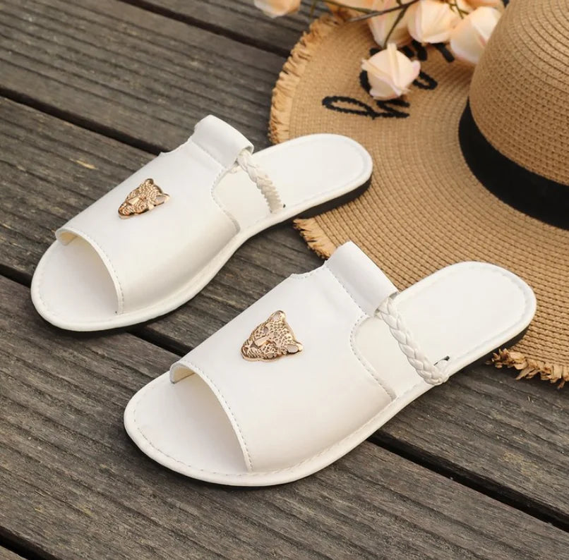 Women Slippers 2025 Summer Fashion Open Toed Shoes for Women Flat Beach Outdoor Luxury Slippers Slides Women Zapatos De Mujer